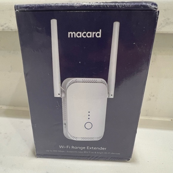 Dual Antenna Wi-Fi Range Extender - White - Picture 1 of 8